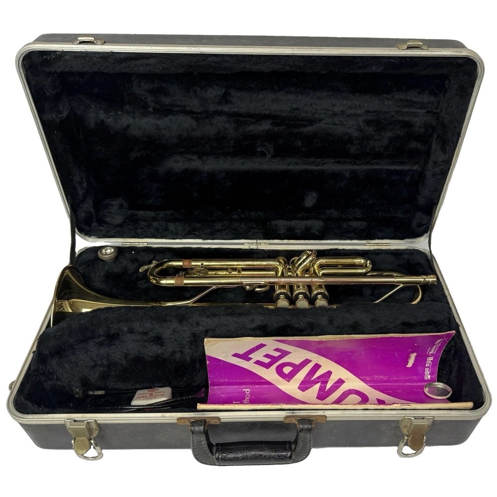 Holton T602 RC USA Trumpet with Mouthpiece and Hardshell Case